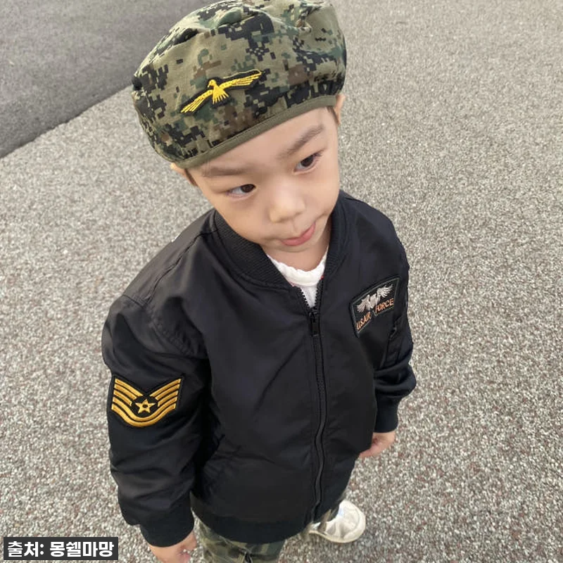 우리 아이 눈에 하트 뿅! '군복 독 관련 이미지 2