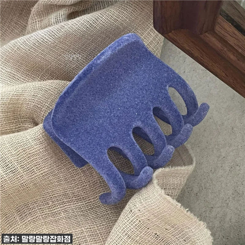겨울 필수템 등극! 반머리집게핀 심플 관련 이미지 3