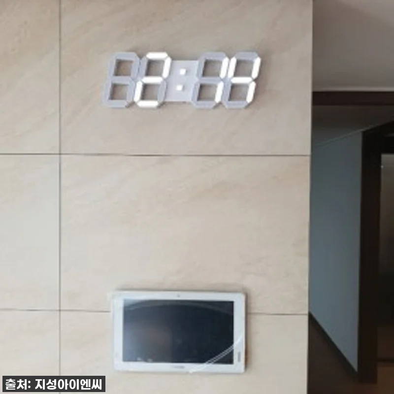 이슈템! 플라이토 데이즈 벽시계, 무 관련 이미지 1
