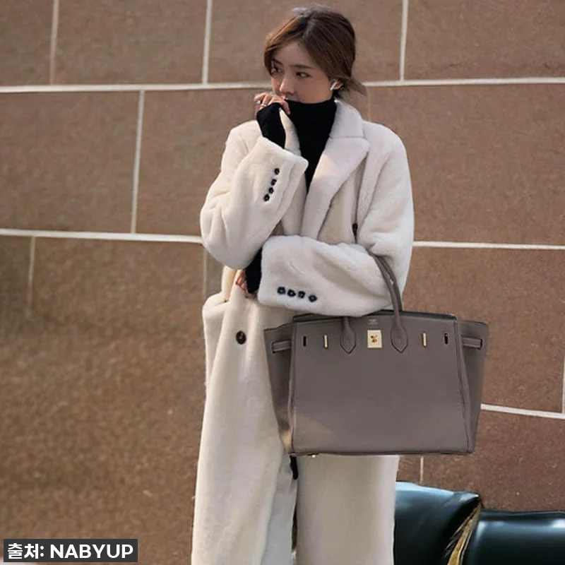 올겨울 인생템 등극! '리얼 양털 롱 관련 이미지 1