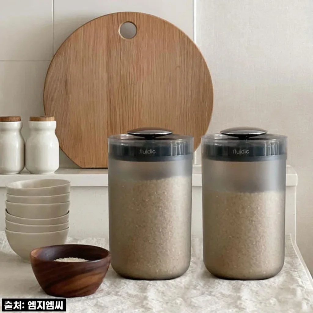 이슈템 떴다! 엠지엠씨 진공 밀폐쌀통 3L, 밥맛 지키는 우리집 비결! (1+1 놓치지 마세요!)