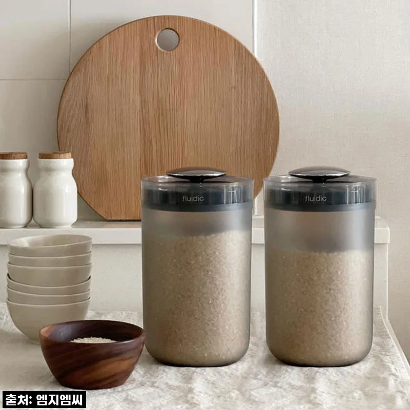 이슈템 떴다! 엠지엠씨 진공 밀폐쌀통 3L, 밥맛 지키는 우리집 비결! (1+1 놓치지 마세요!)