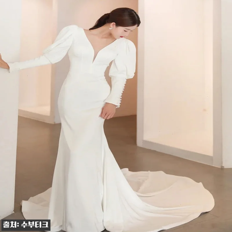 브이넥 슬림 스몰웨딩드레스로 완성한 관련 이미지 1