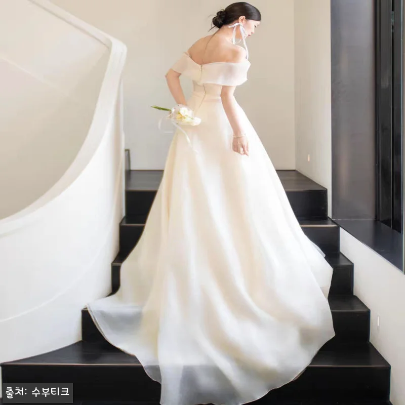 스몰웨딩 오프숄더 심플 우아한 A라인 관련 이미지 3