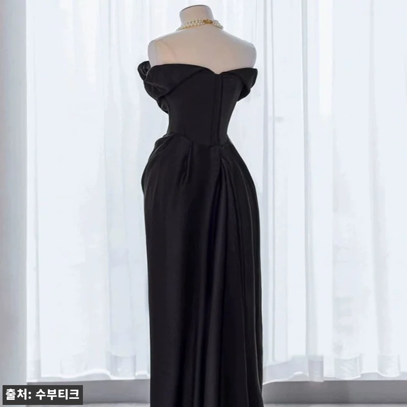원숄더 튜브탑 새틴 드레스로 완성한 관련 이미지 6